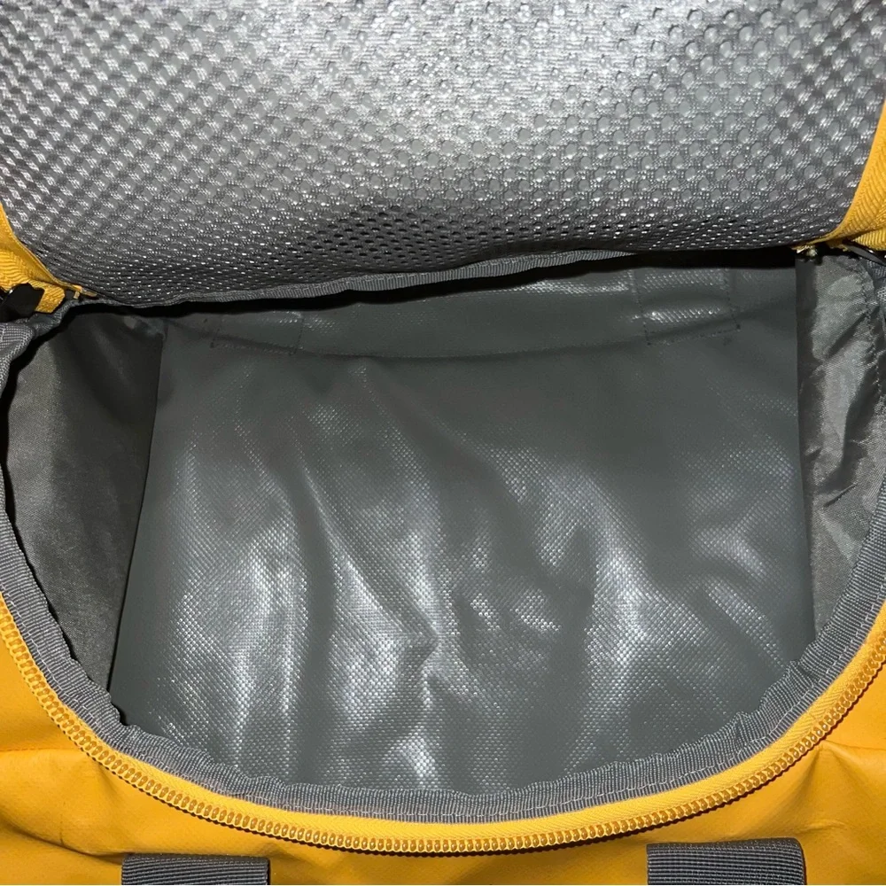 Tatonka Barrel XS Travel bag with removable shoulder strap. Excellent condition.